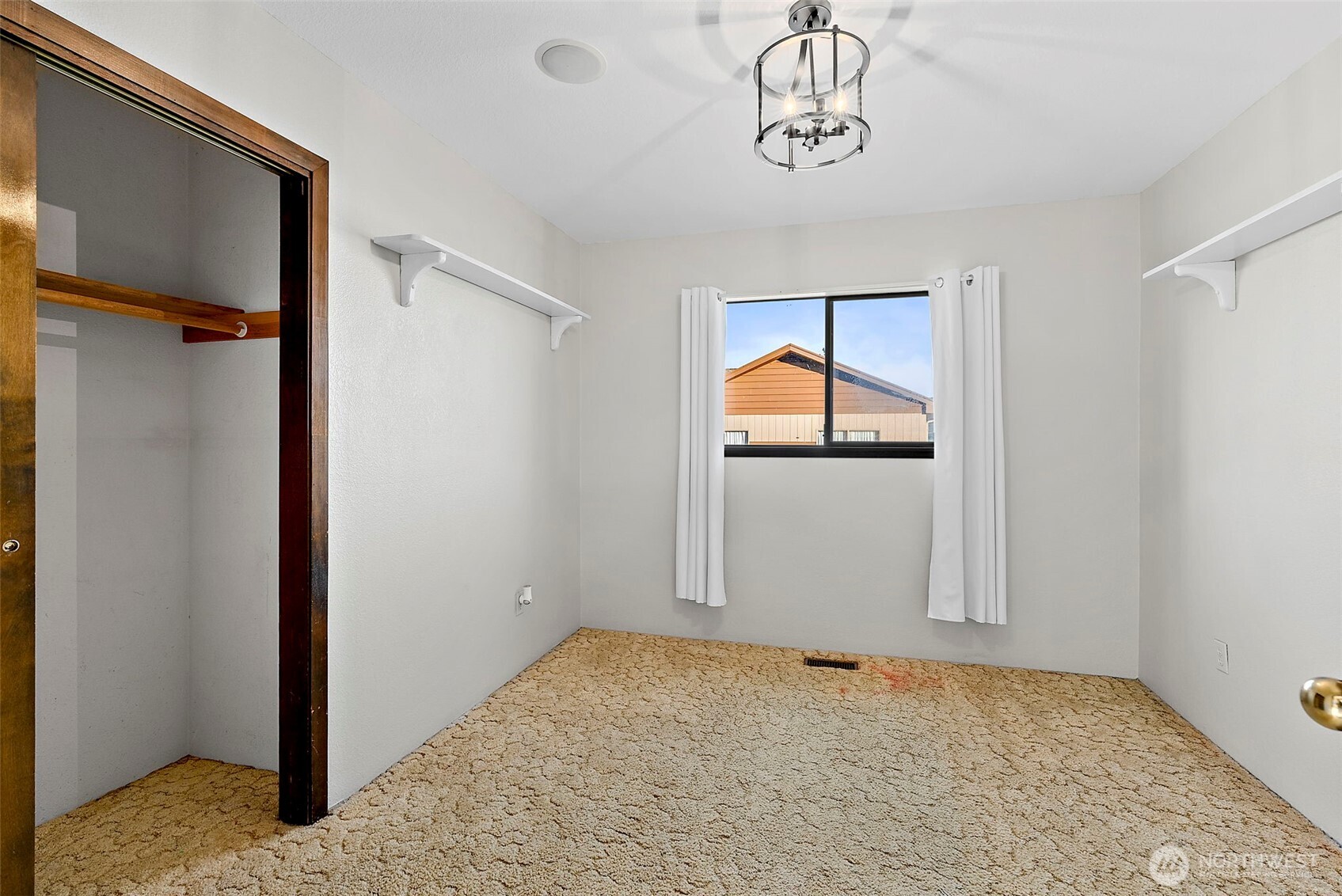 1655 Wheaton Street , Raymond, WA 98577