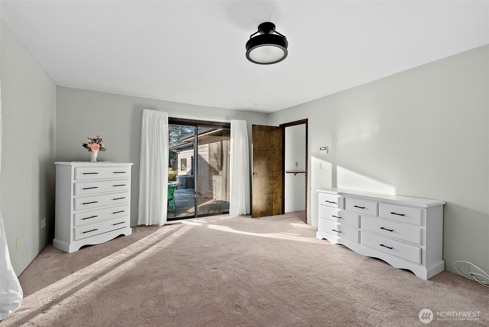 1655 Wheaton Street , Raymond, WA 98577