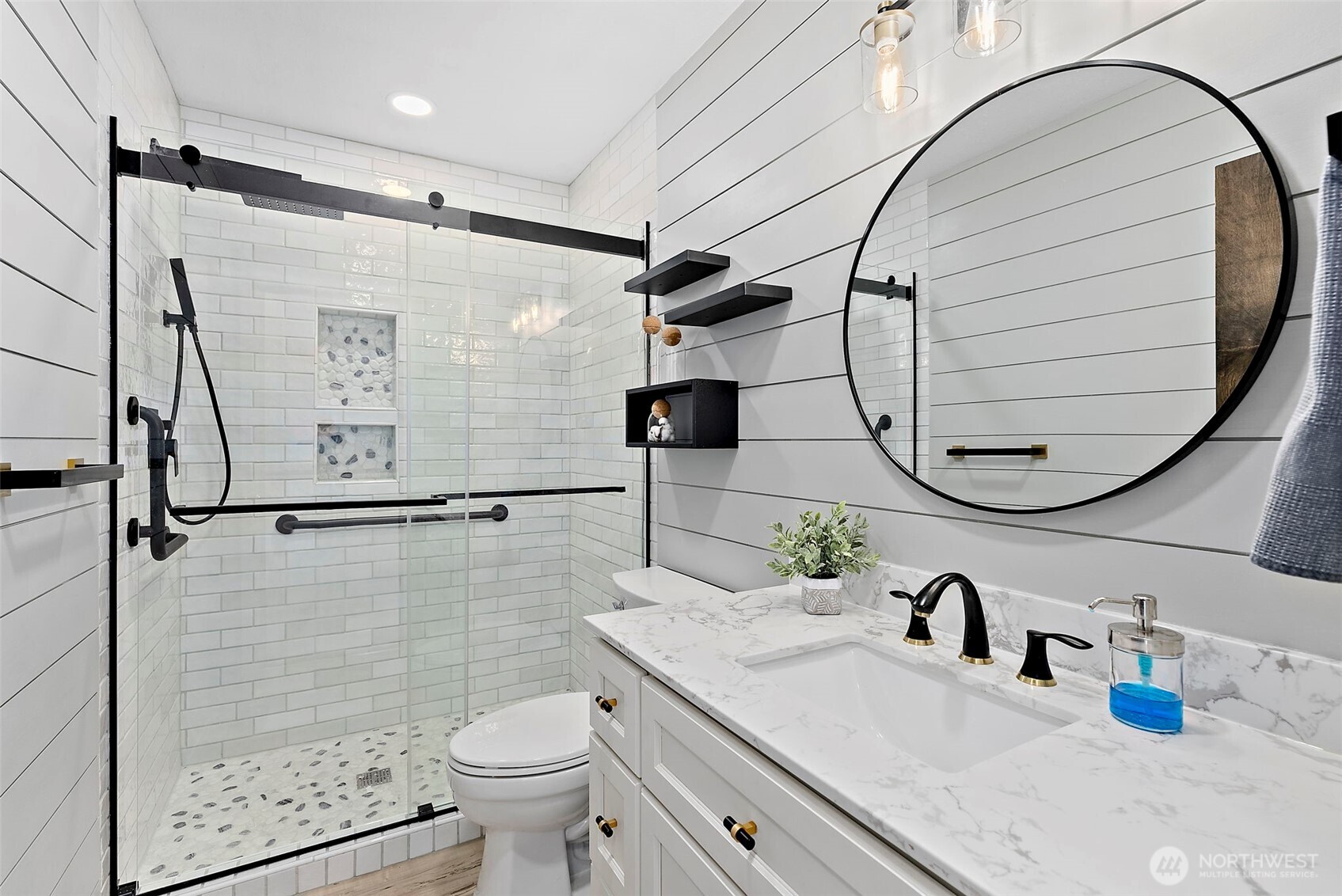 1655 Wheaton Street , Raymond, WA 98577