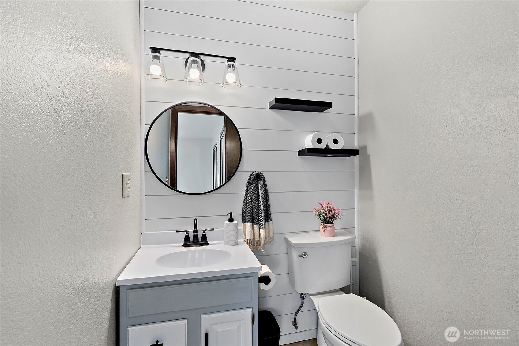 1655 Wheaton Street , Raymond, WA 98577