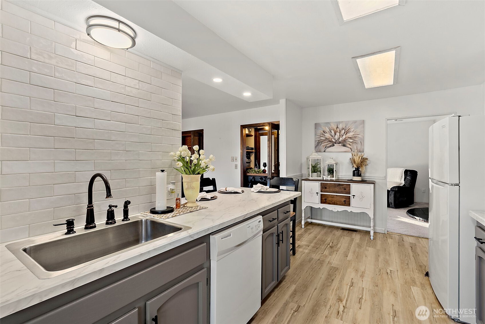 1655 Wheaton Street , Raymond, WA 98577