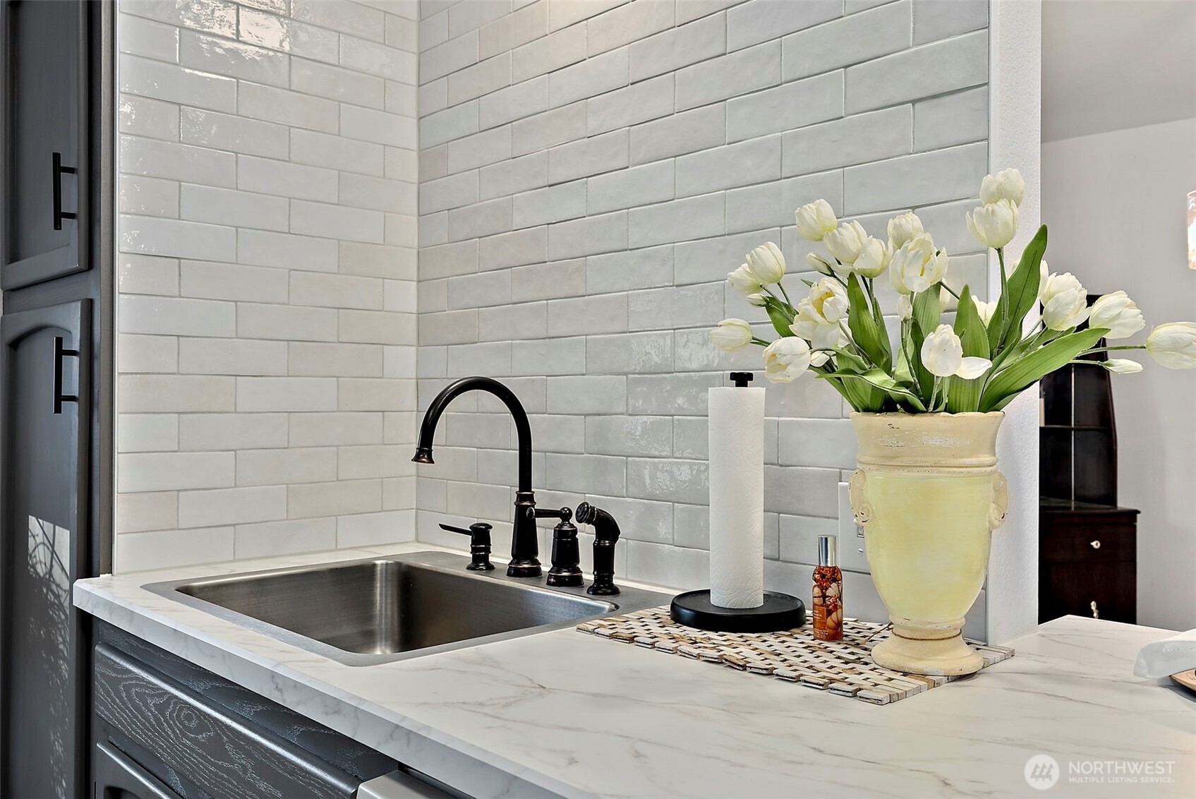 1655 Wheaton Street , Raymond, WA 98577