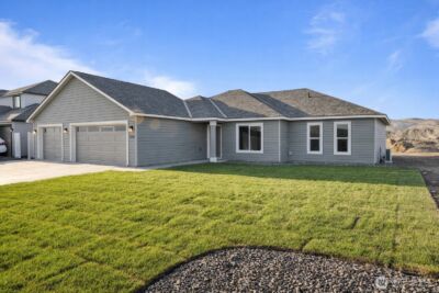 8391 Desert Greens Loop SE, Othello, WA 99344 - Photo 2