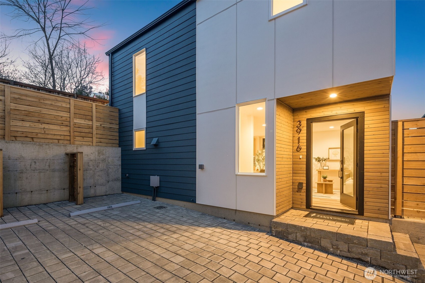 3916 S Juneau Street , Seattle, WA 98118