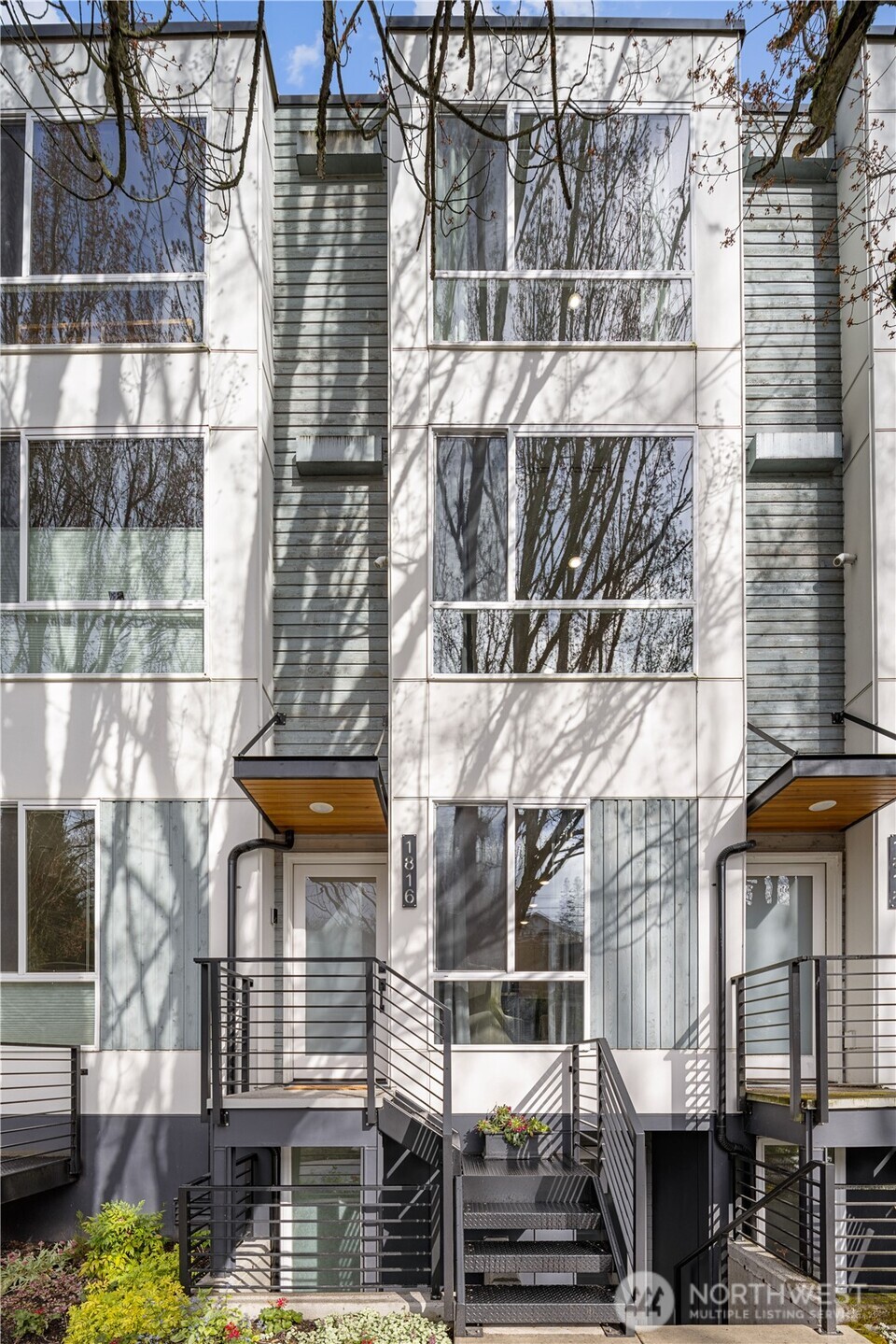 1816 15th Avenue S, Seattle, WA 98144-4214