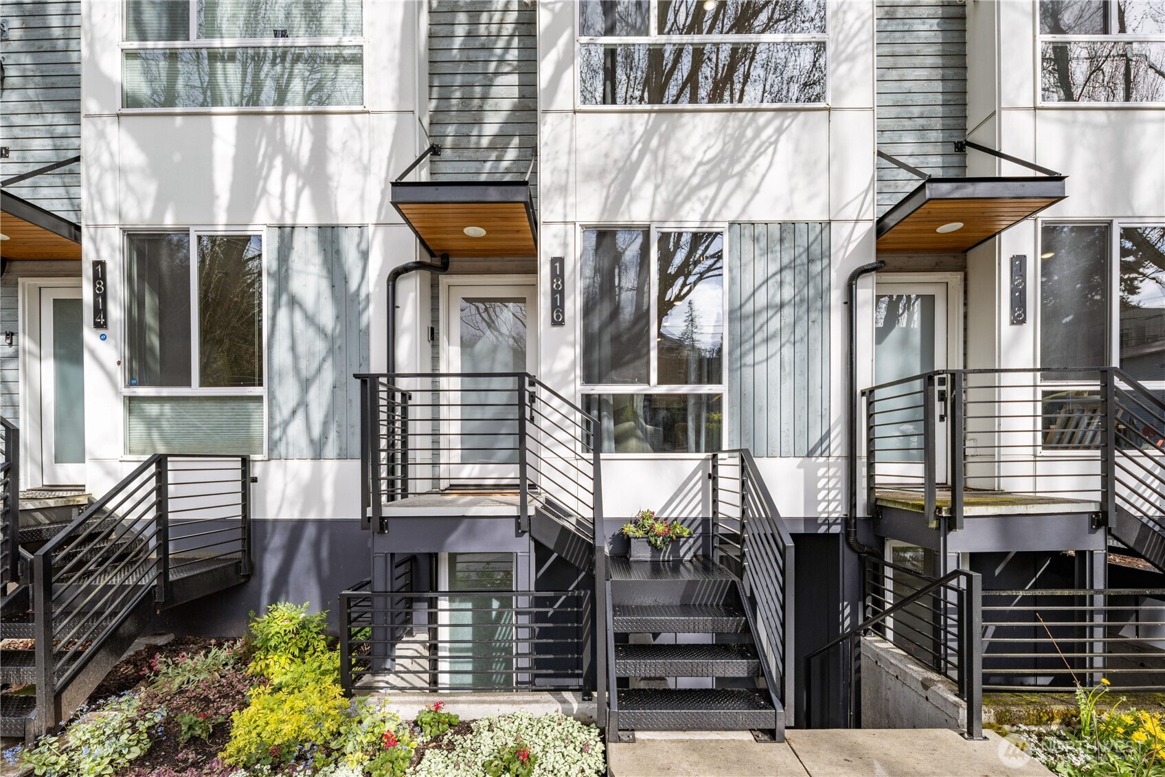 1816 15th Avenue S, Seattle, WA 98144-4214