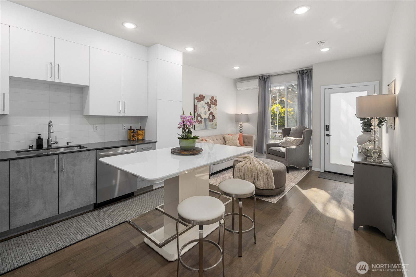 1816 15th Avenue S, Seattle, WA 98144-4214