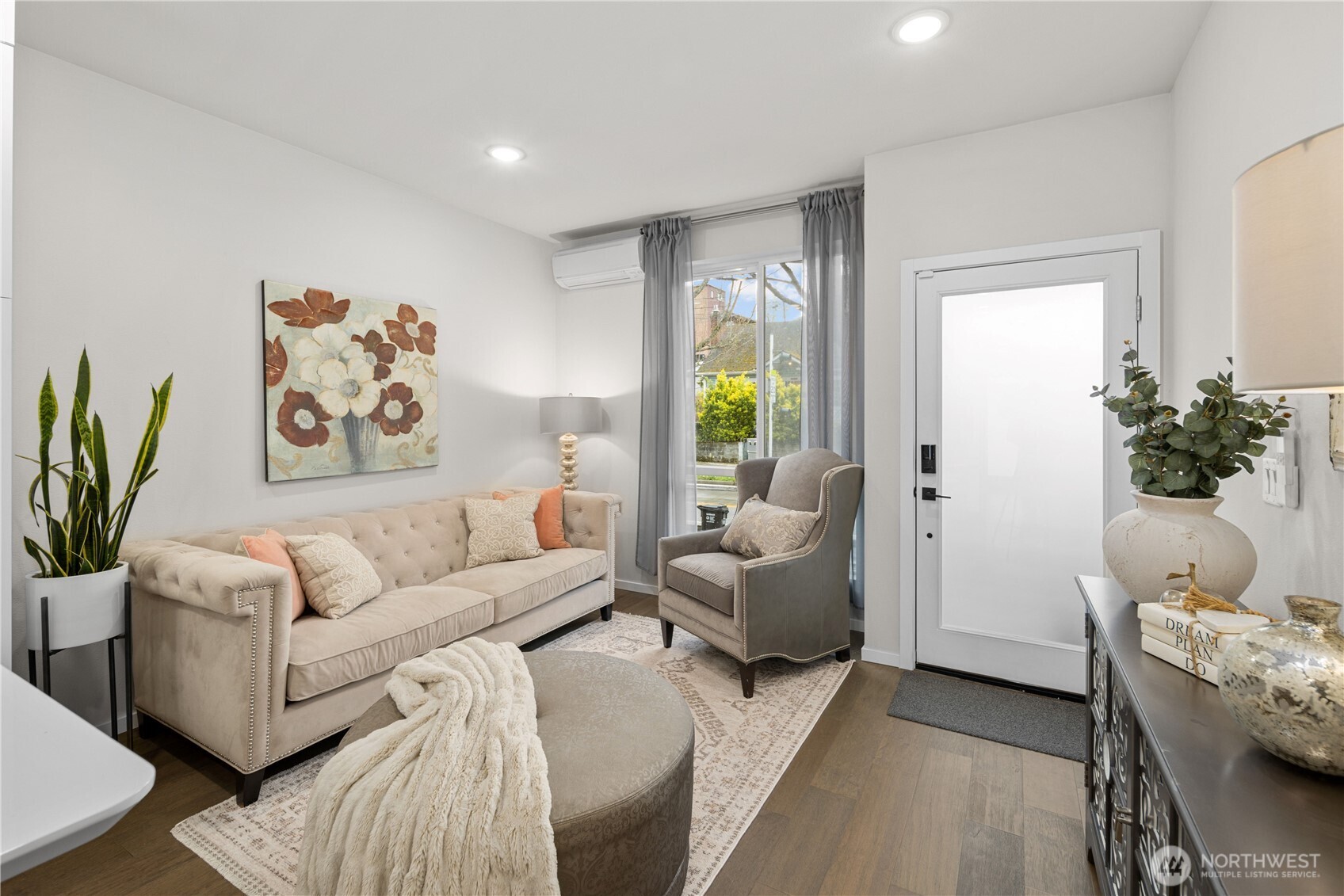 1816 15th Avenue S, Seattle, WA 98144-4214