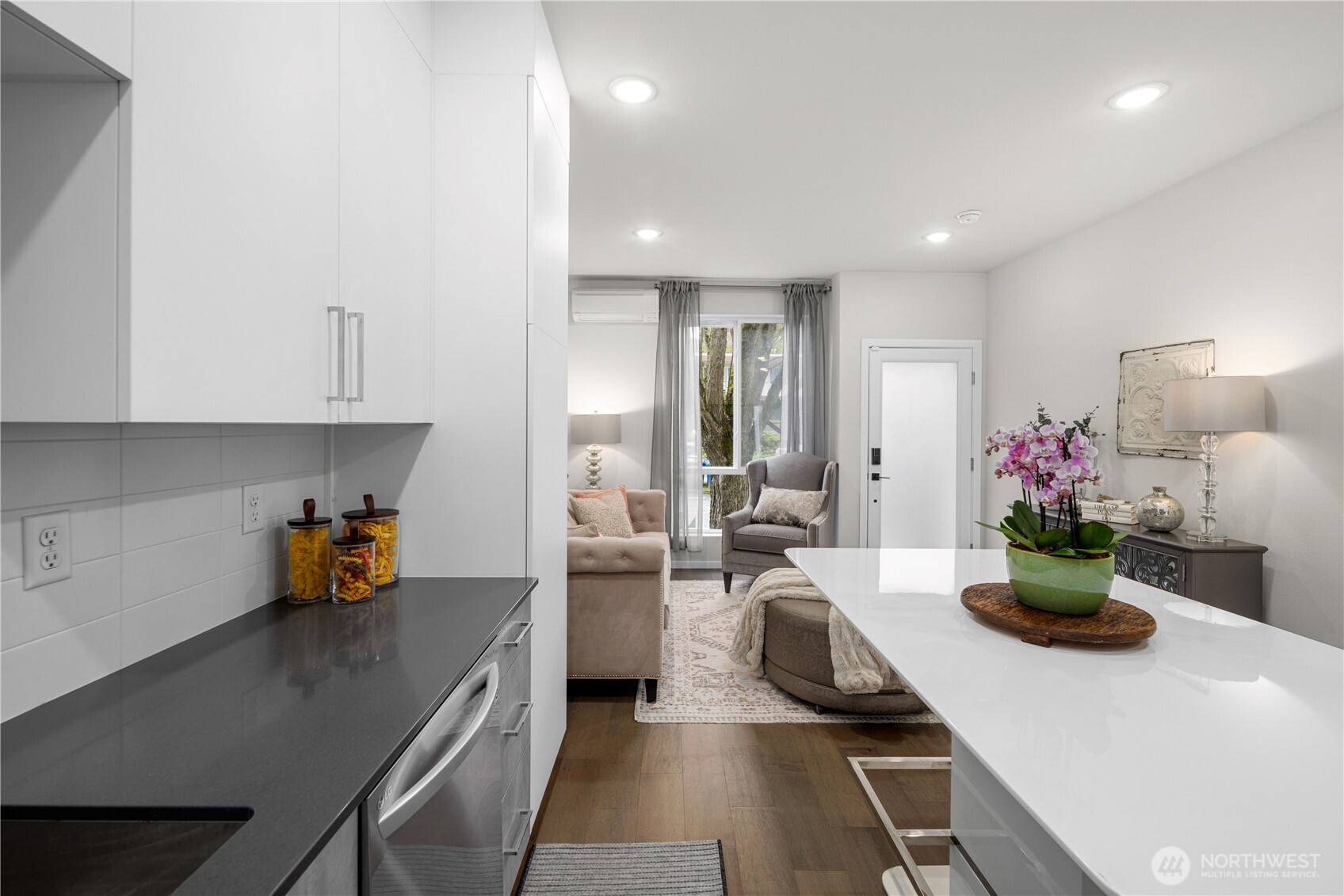 1816 15th Avenue S, Seattle, WA 98144-4214