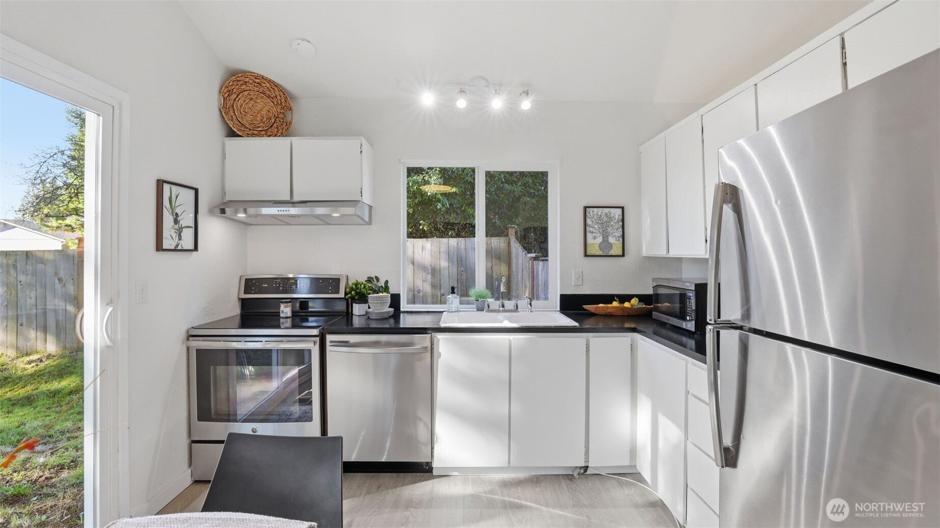 12227 NE 137th Place , Kirkland, WA 98034