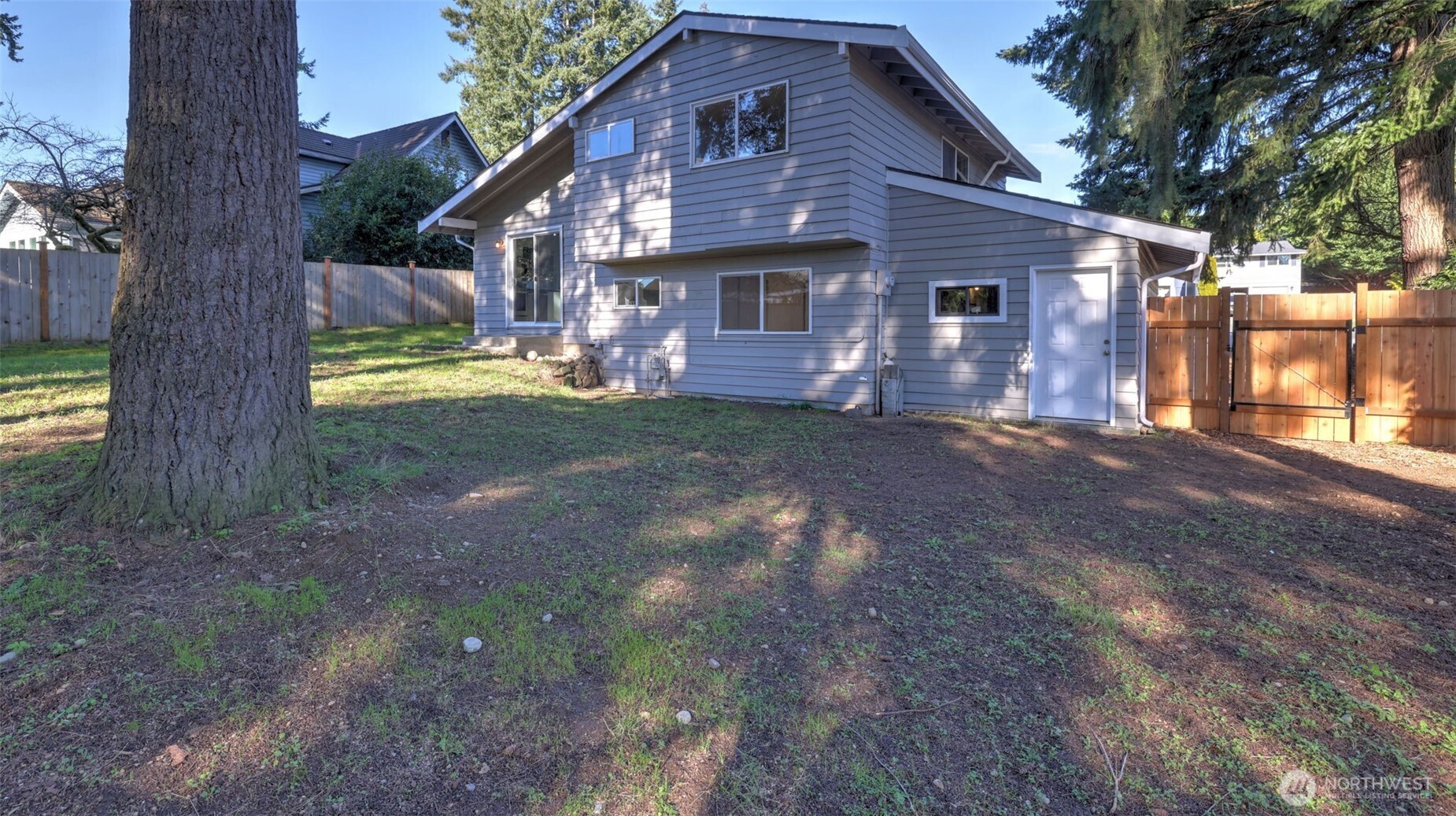 12227 NE 137th Place , Kirkland, WA 98034