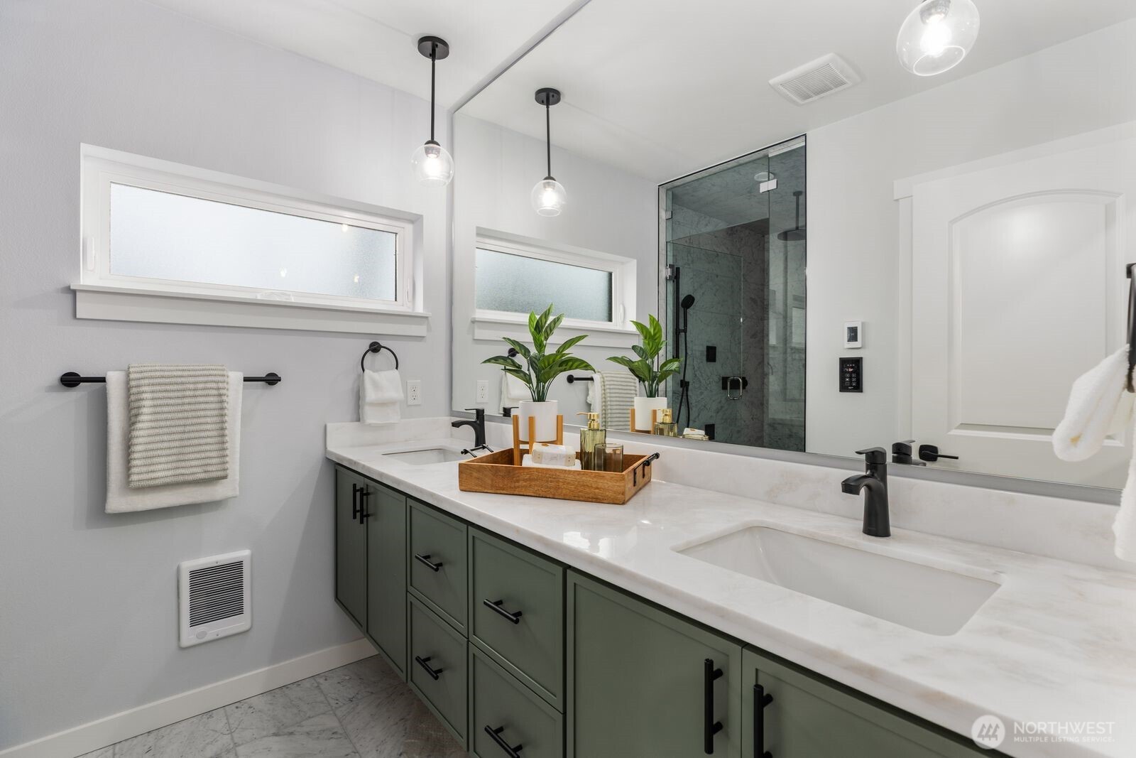 4559 34th Avenue S, Seattle, WA 98118