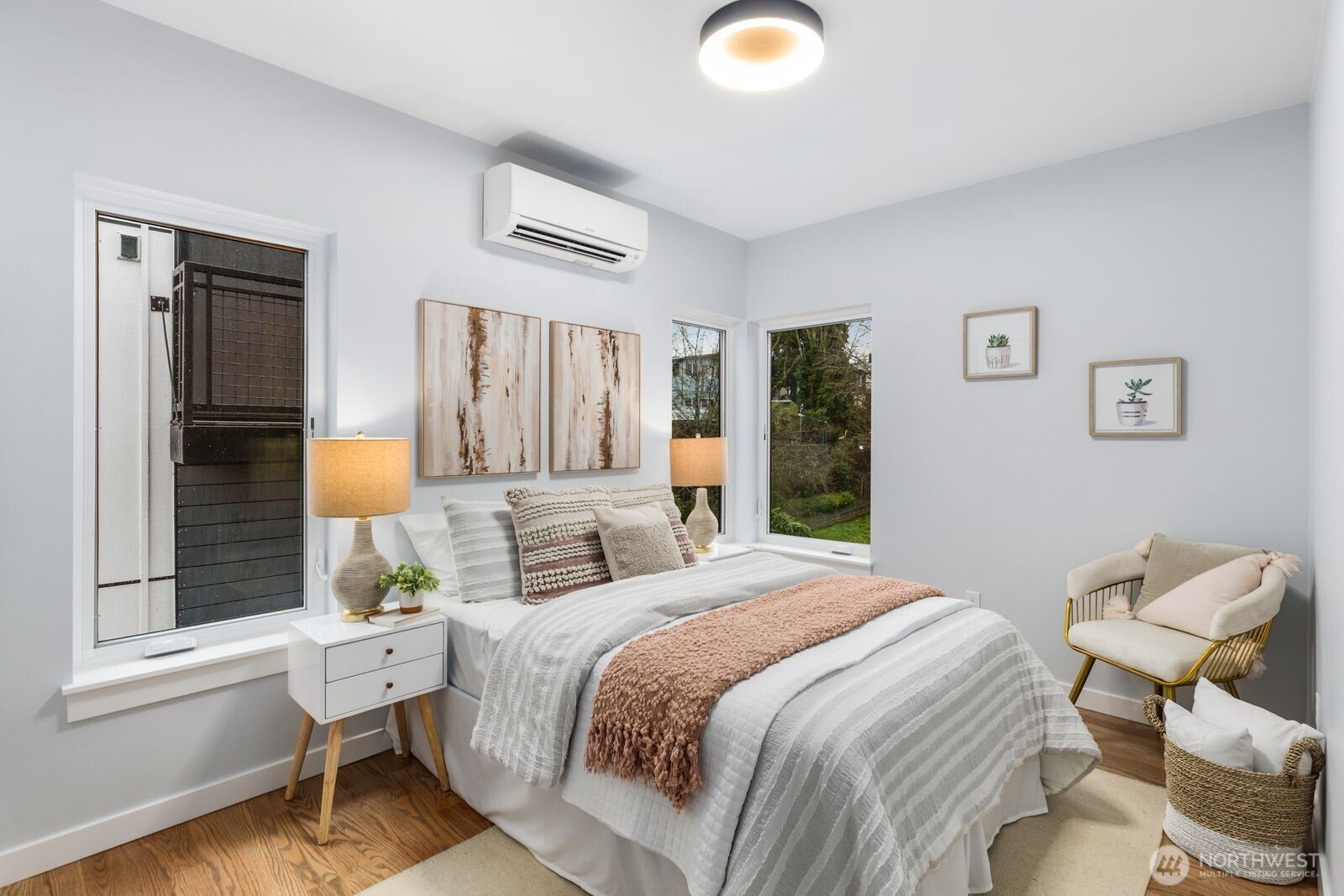 4559 34th Avenue S, Seattle, WA 98118