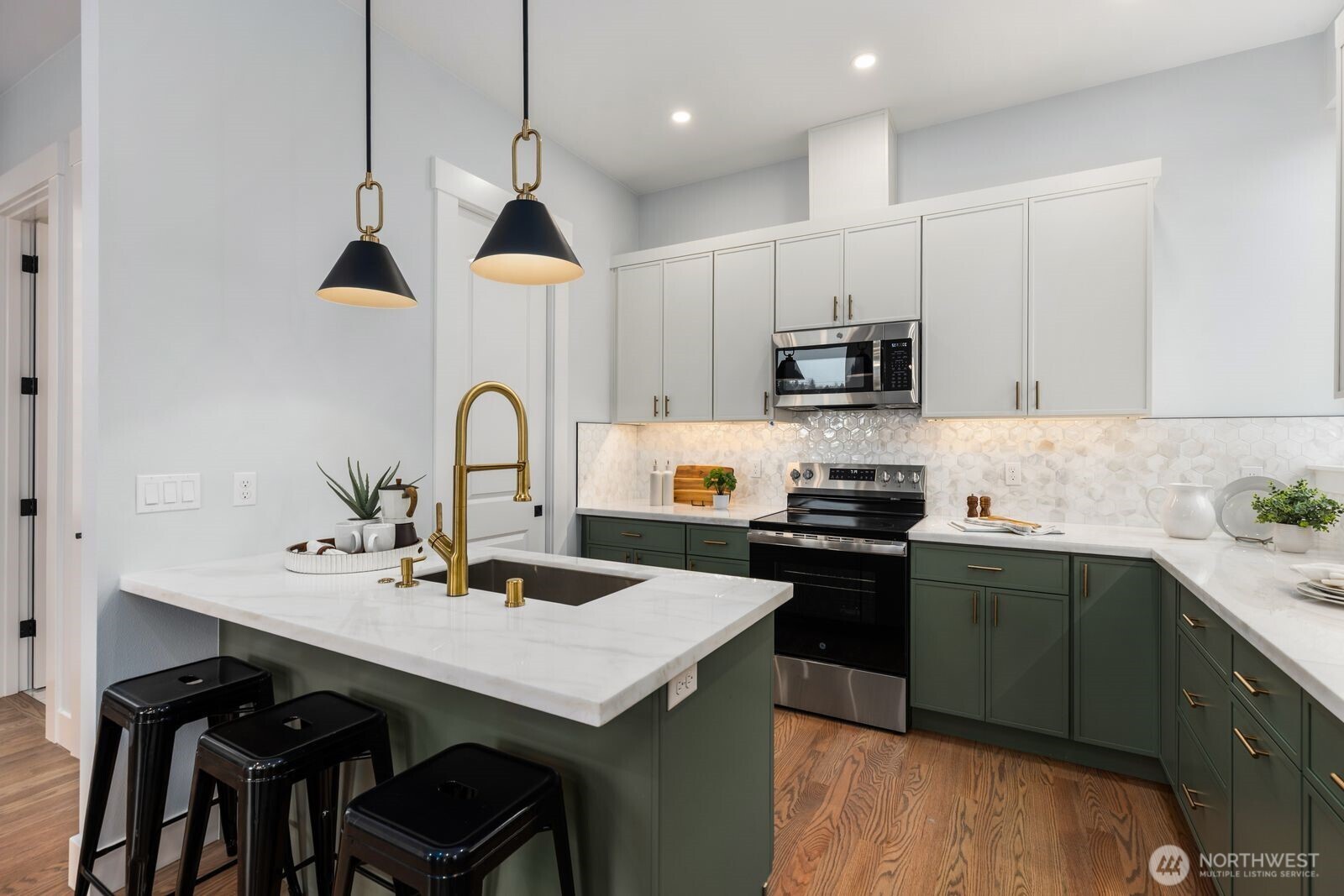 4559 34th Avenue S, Seattle, WA 98118