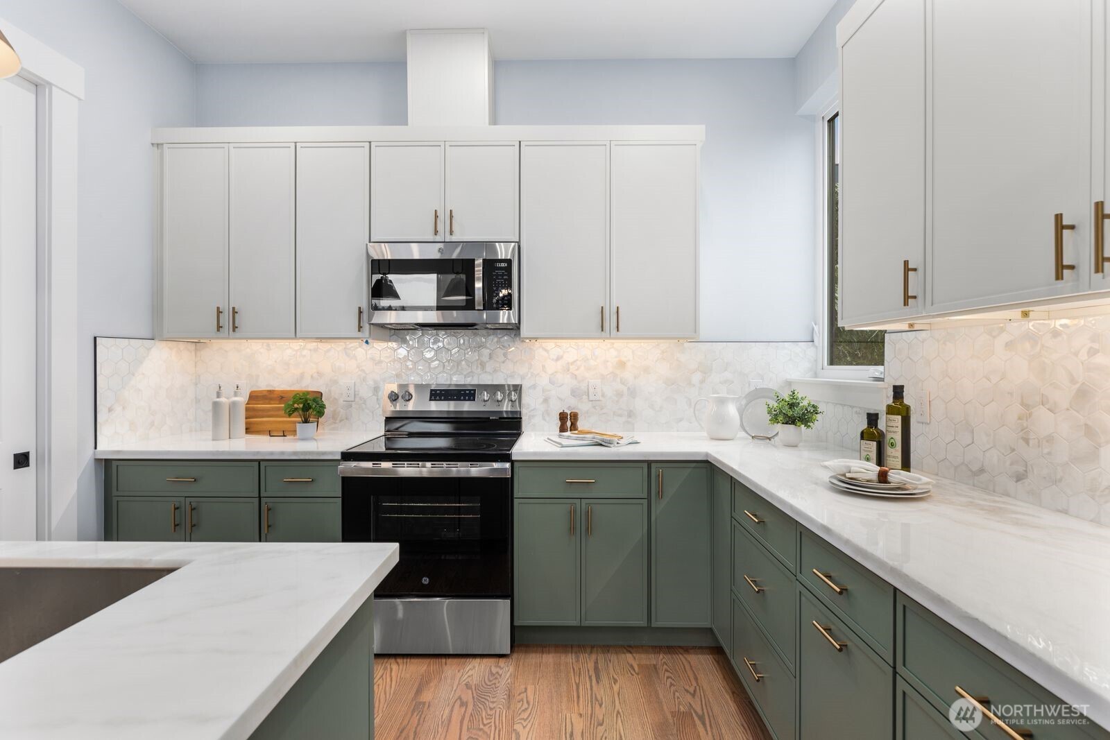 4559 34th Avenue S, Seattle, WA 98118