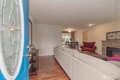1060 Lynnwood Avenue NE, Renton, WA 98056 - Photo 3