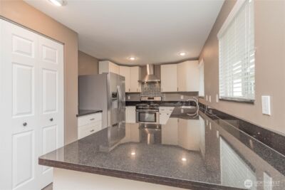 1060 Lynnwood Avenue NE, Renton, WA 98056 - Photo 14
