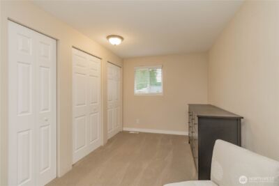 1060 Lynnwood Avenue NE, Renton, WA 98056 - Photo 22