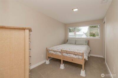 1060 Lynnwood Avenue NE, Renton, WA 98056 - Photo 30