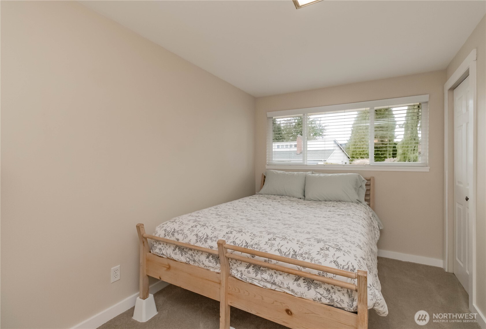 1060 Lynnwood Avenue NE, Renton, WA 98056