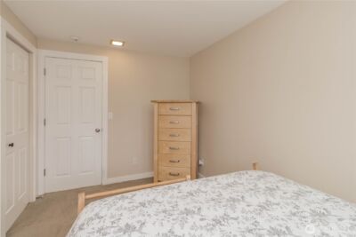1060 Lynnwood Avenue NE, Renton, WA 98056 - Photo 32