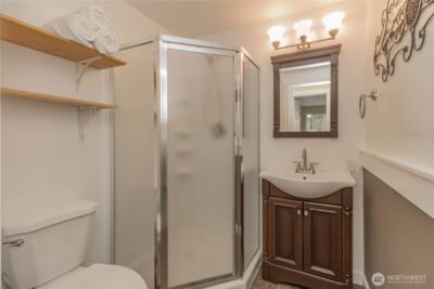 1060 Lynnwood Avenue NE, Renton, WA 98056 - Photo 33