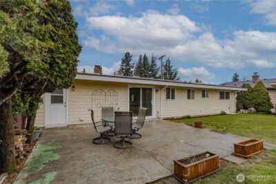 1060 Lynnwood Avenue NE, Renton, WA 98056 - Photo 36