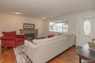1060 Lynnwood Avenue NE, Renton, WA 98056 - Photo 5