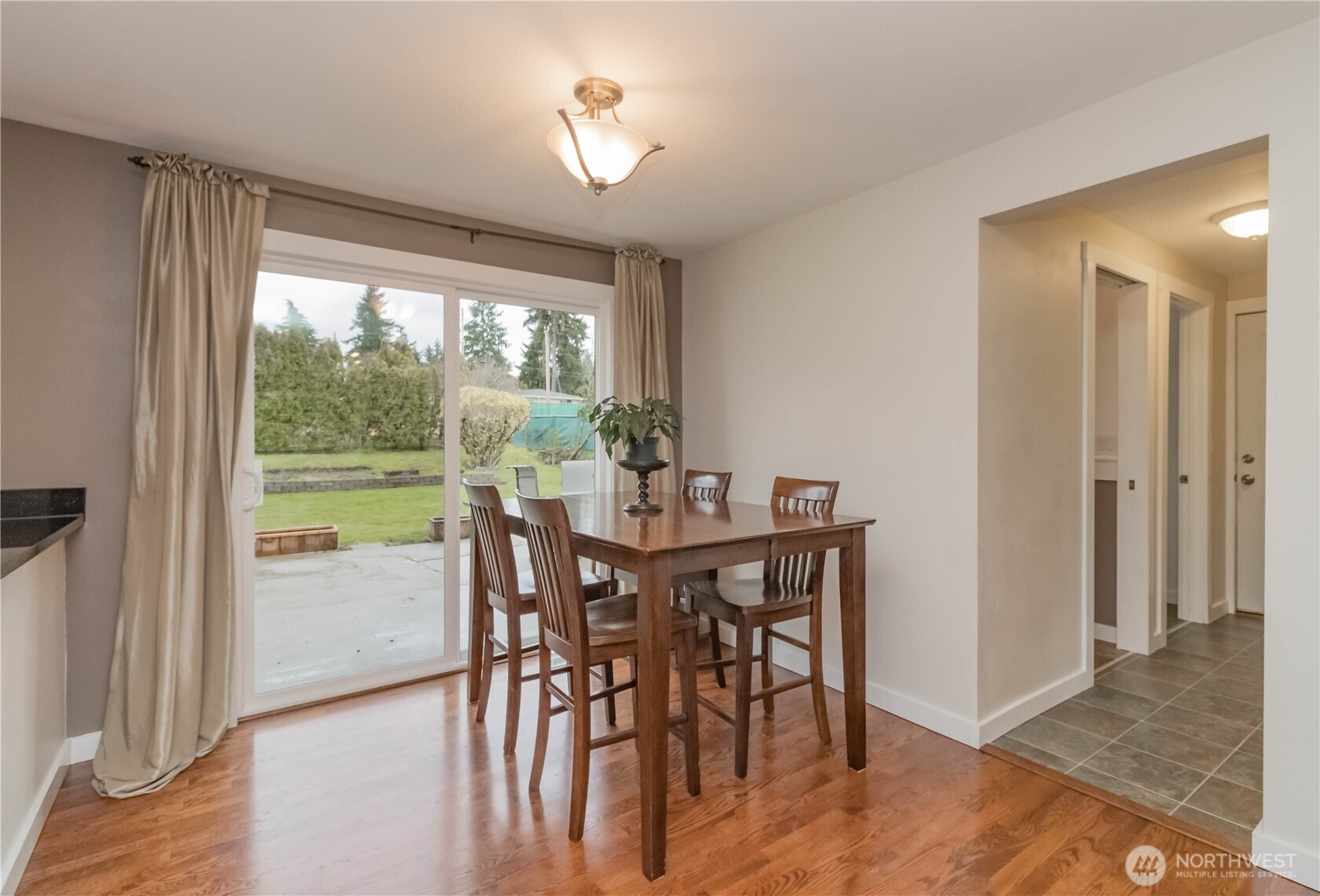 1060 Lynnwood Avenue NE, Renton, WA 98056