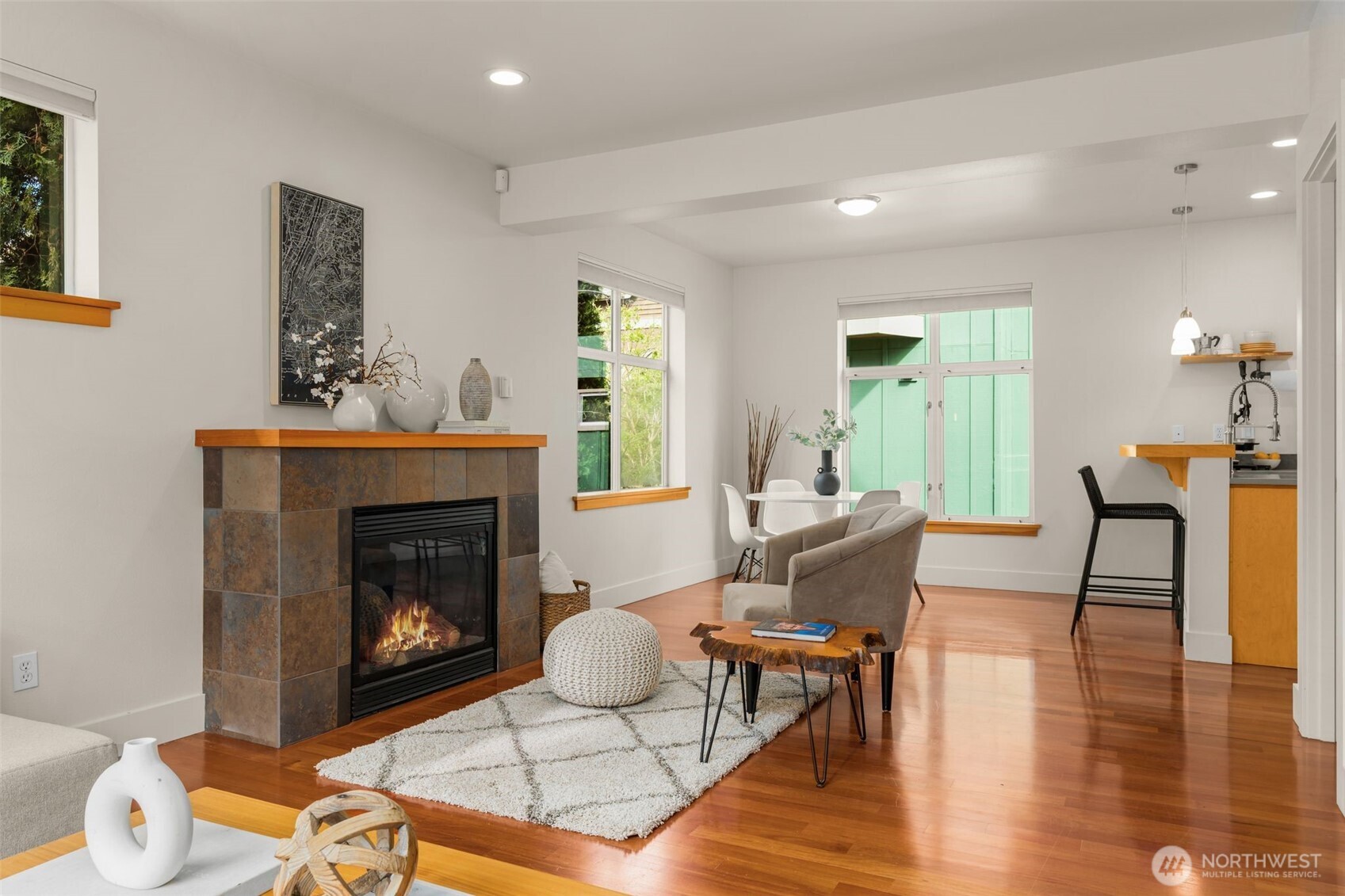 2815 24th Avenue S, Seattle, WA 98144-5313