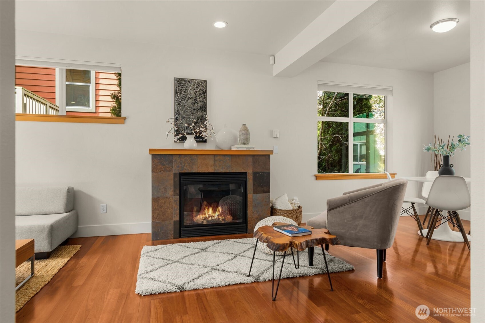 2815 24th Avenue S, Seattle, WA 98144-5313