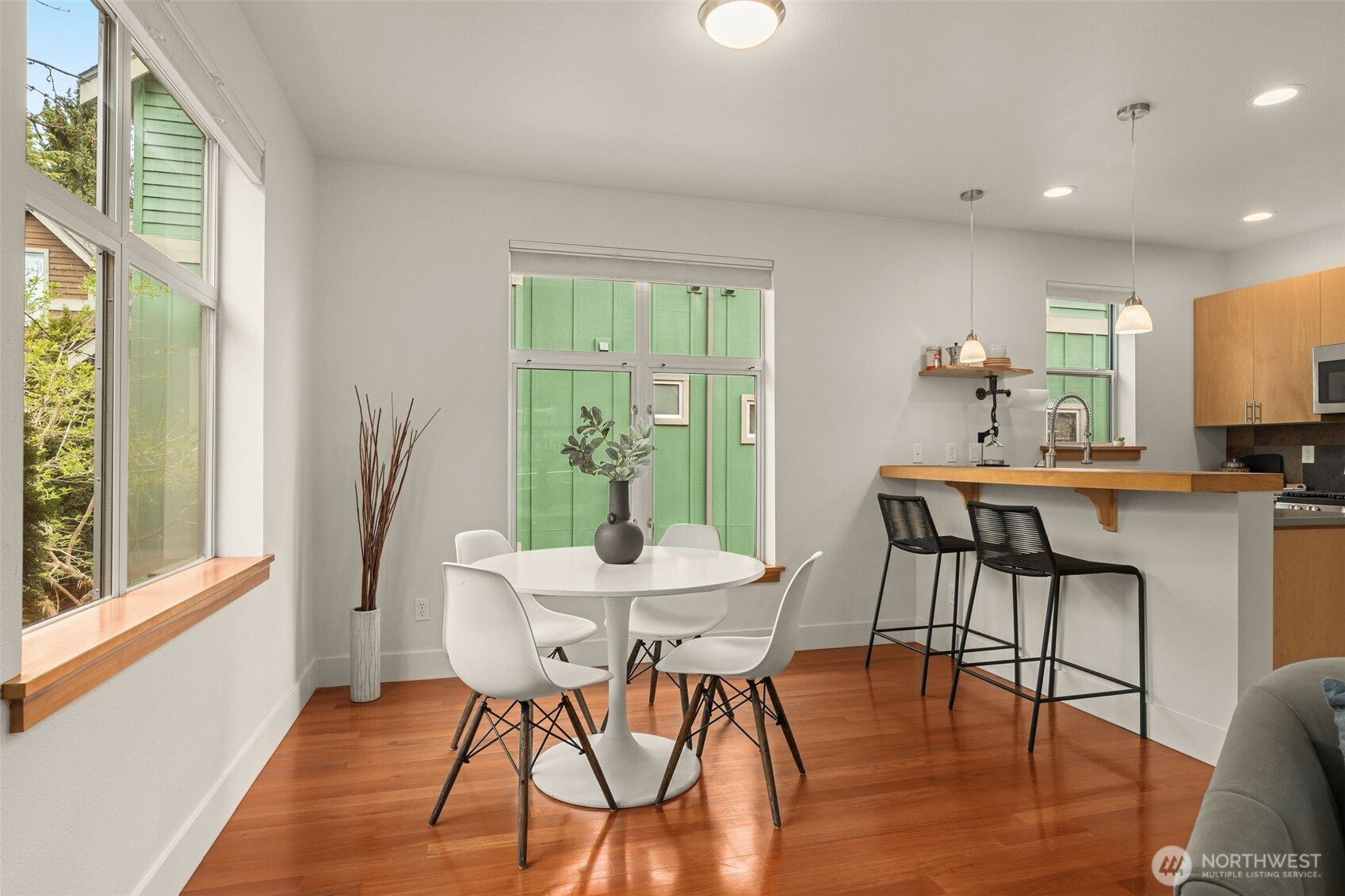 2815 24th Avenue S, Seattle, WA 98144-5313