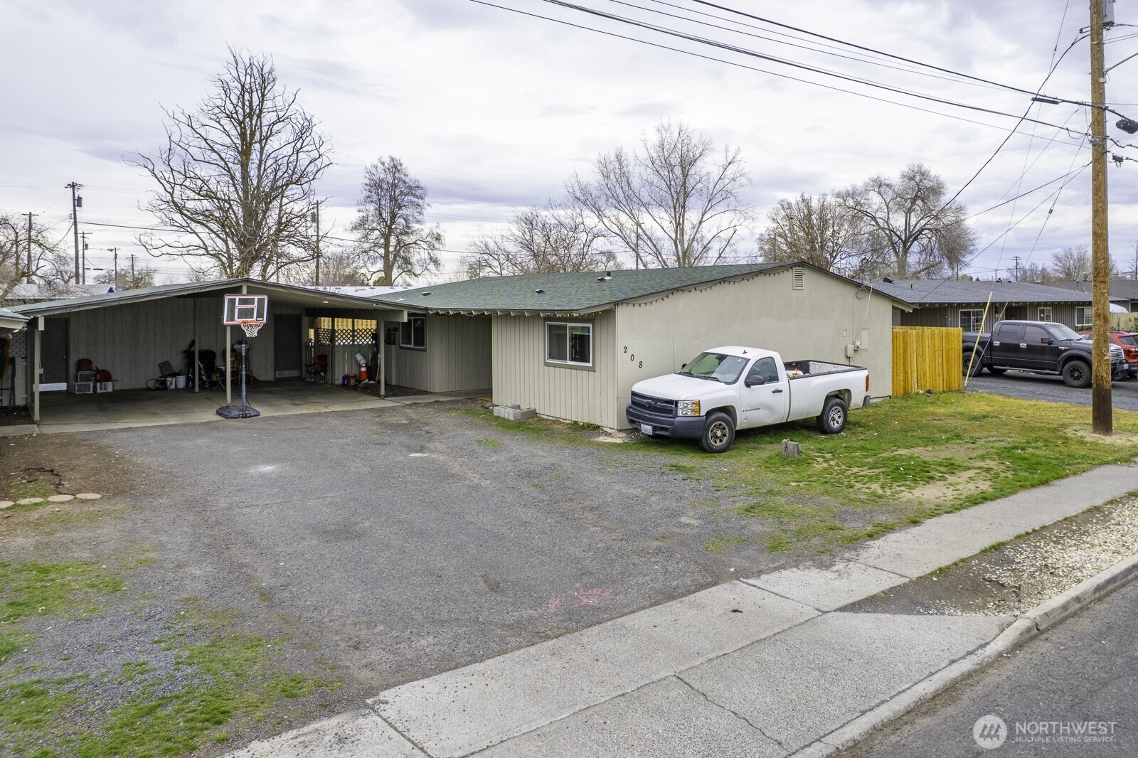206 208 Beale Avenue , Moses Lake, WA 98837