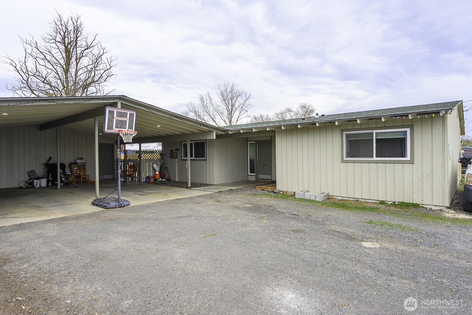 206 208 Beale Avenue , Moses Lake, WA 98837
