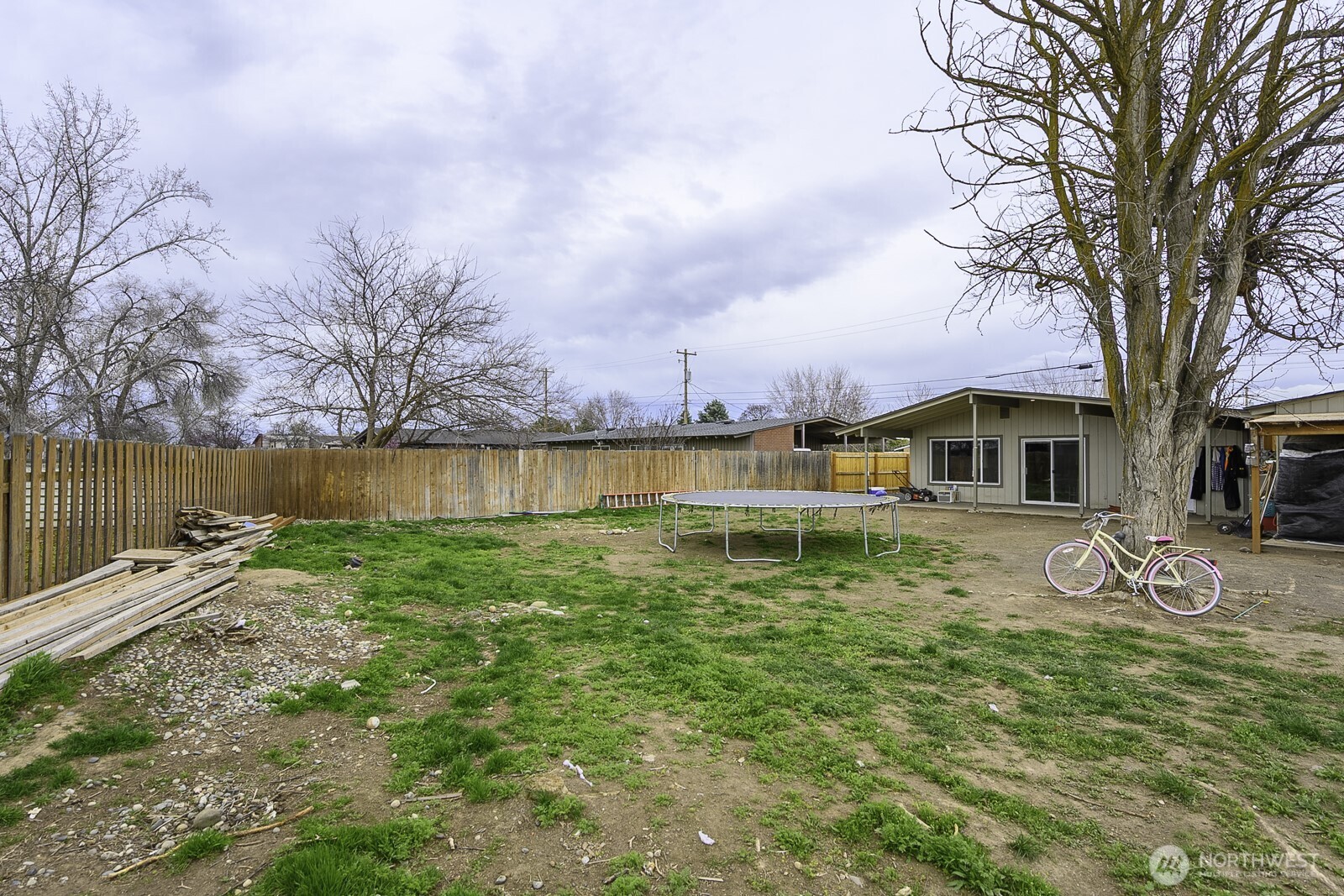 206 208 Beale Avenue , Moses Lake, WA 98837