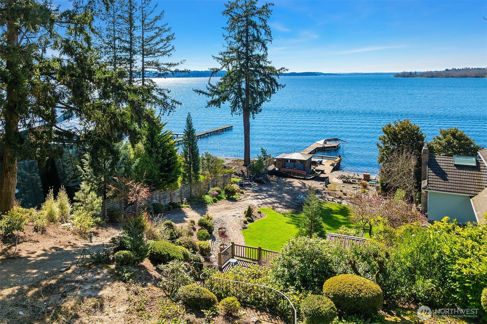 7615 NE Champagne Point Place , Kirkland, WA 98034