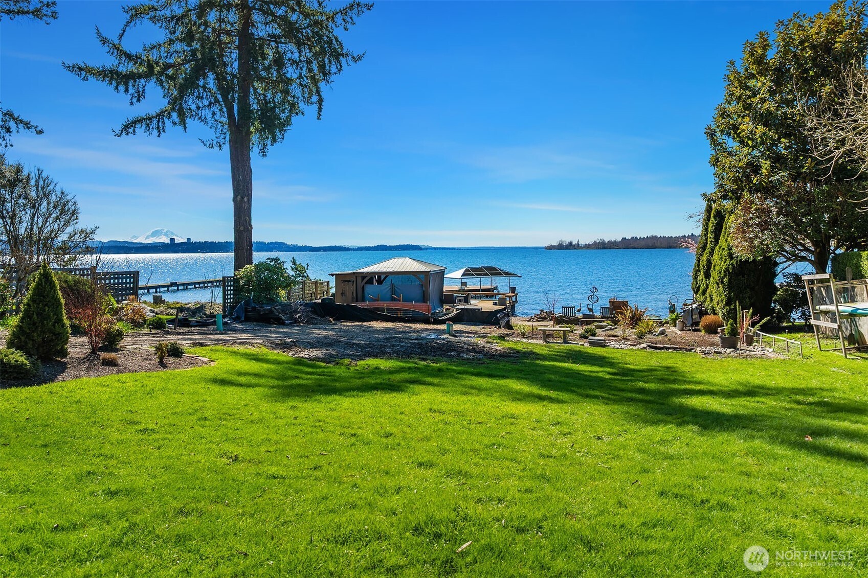 7615 NE Champagne Point Place , Kirkland, WA 98034
