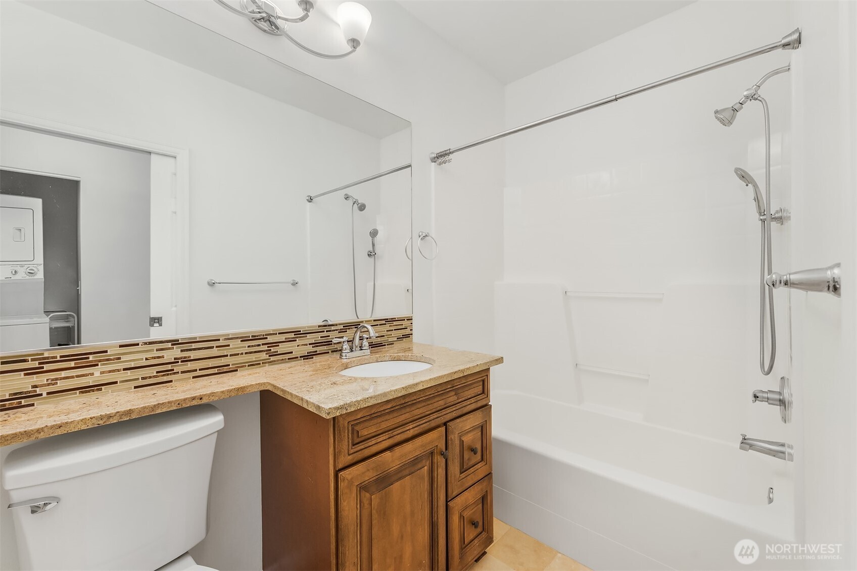 13000 Admiralty Way #L104, Everett, WA 98204