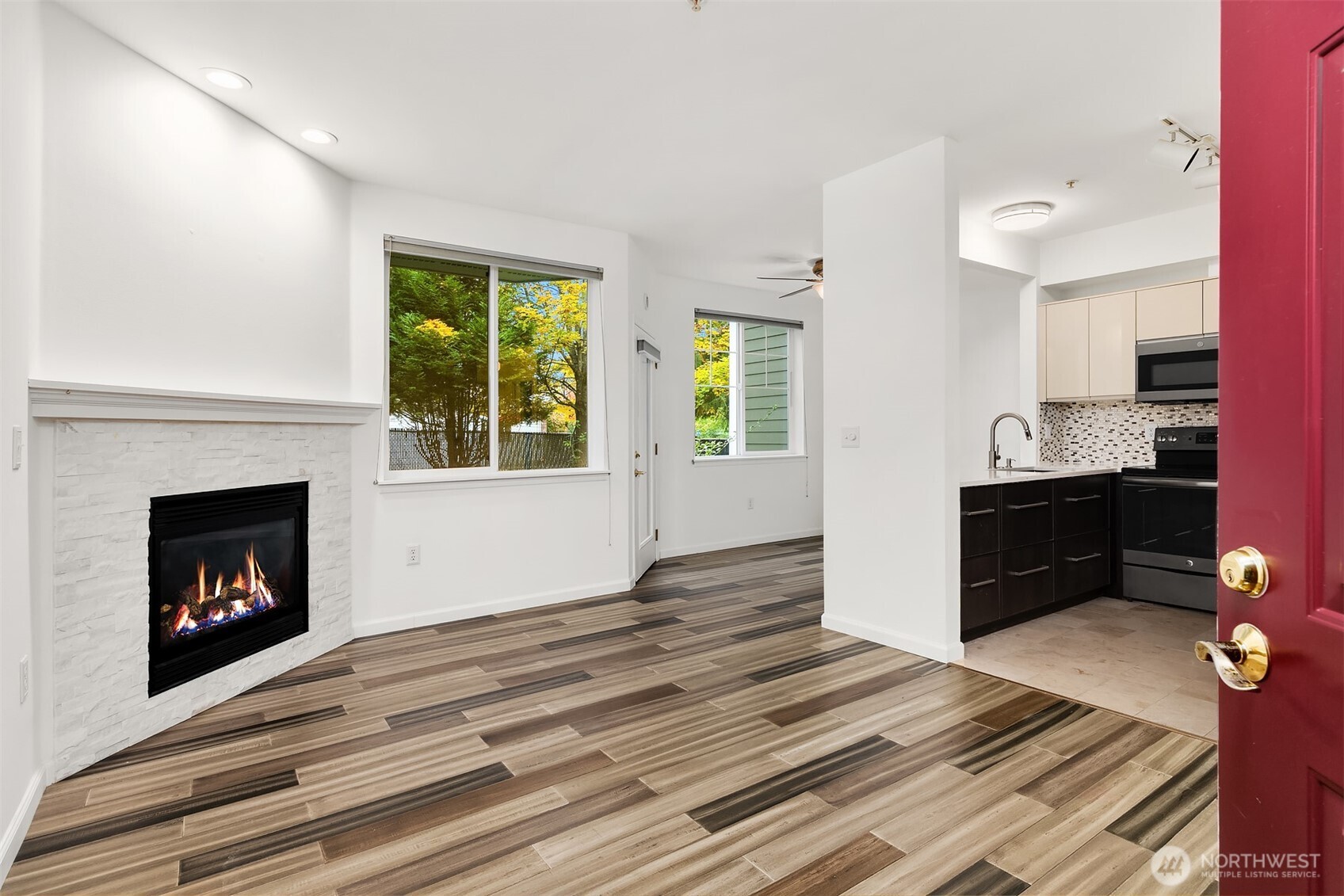 13000 Admiralty Way #L104, Everett, WA 98204