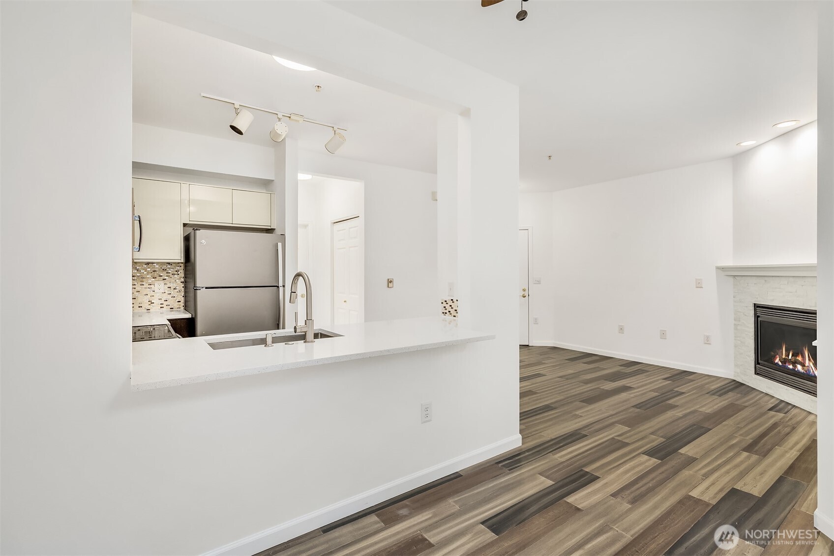 13000 Admiralty Way #L104, Everett, WA 98204