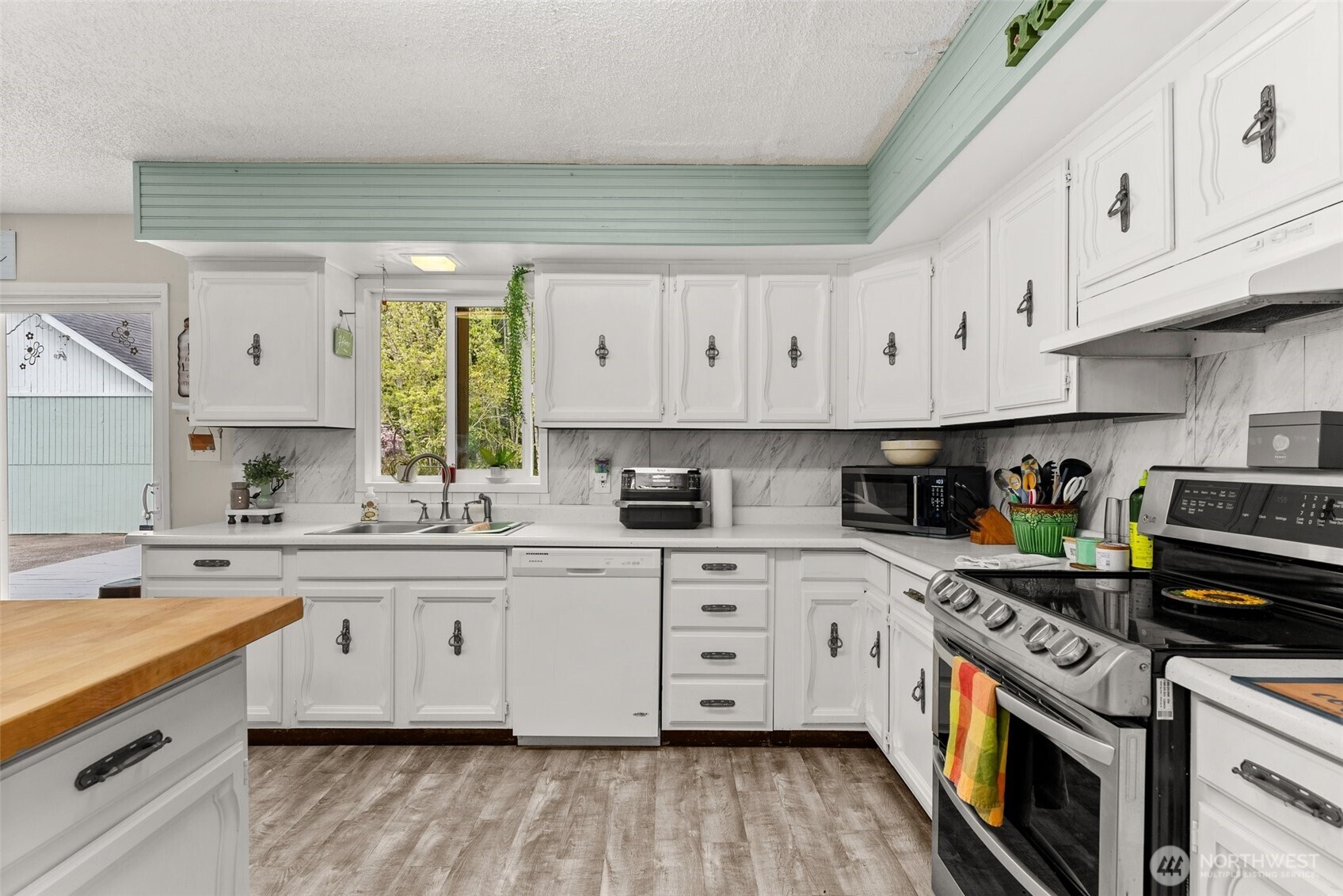 16 Harrison Street , South Bend, WA 98586