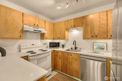 1425 S Puget Drive #I5, Renton, WA 98055-4320 - Photo 7