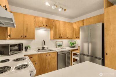 1425 S Puget Drive #I5, Renton, WA 98055-4320 - Photo 8