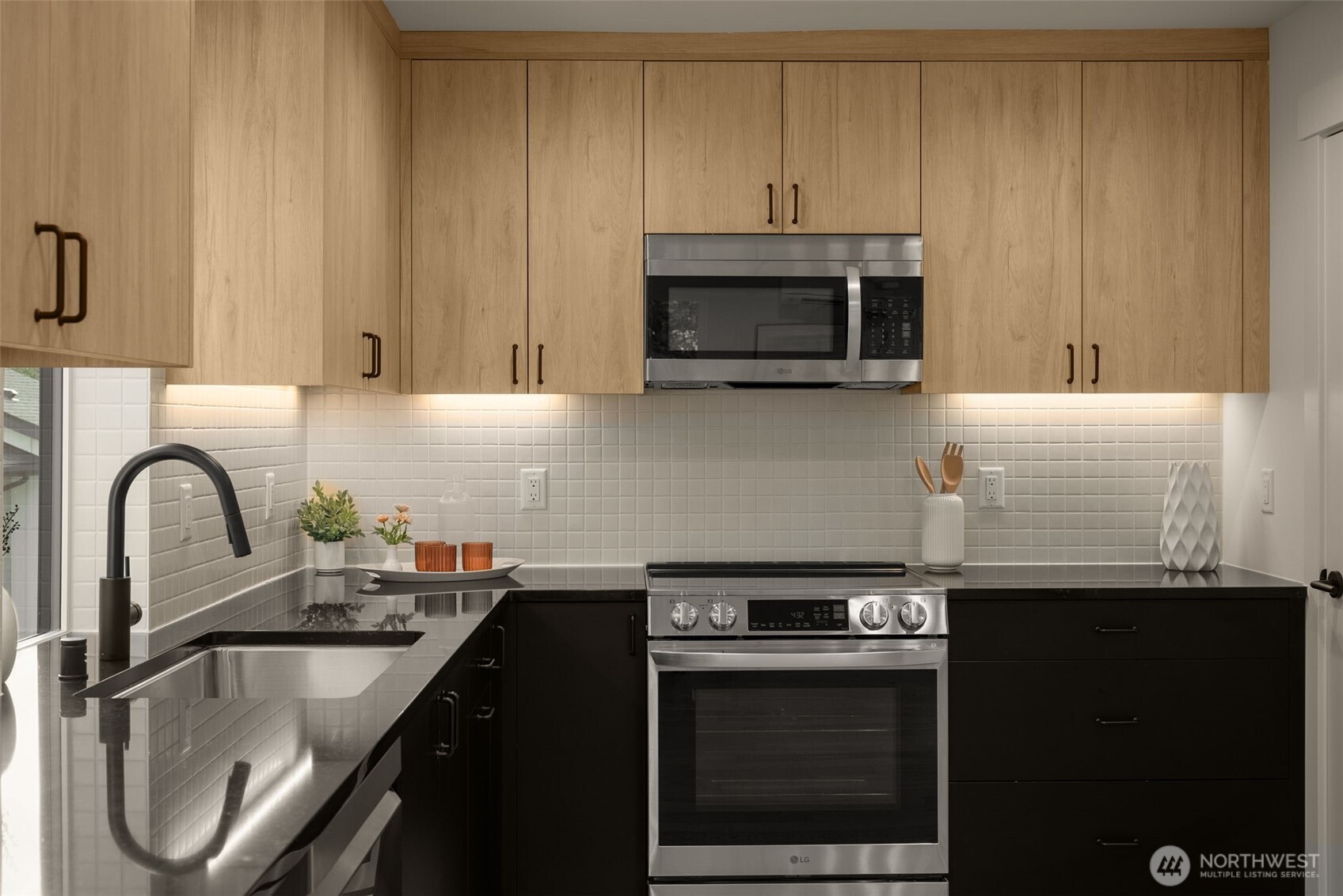 7341 B 21st Avenue NE, Seattle, WA 98115