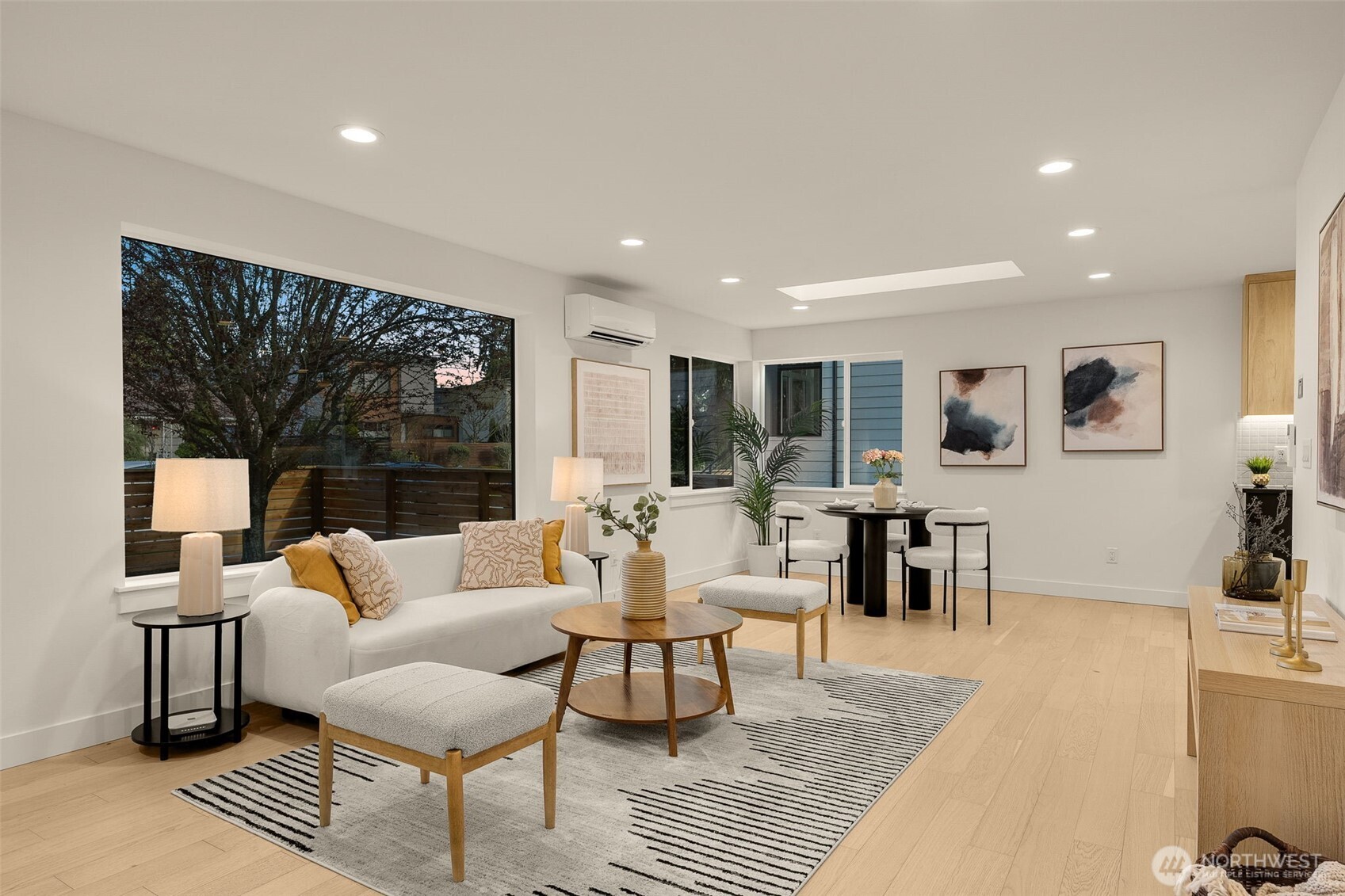 7341 B 21st Avenue NE, Seattle, WA 98115