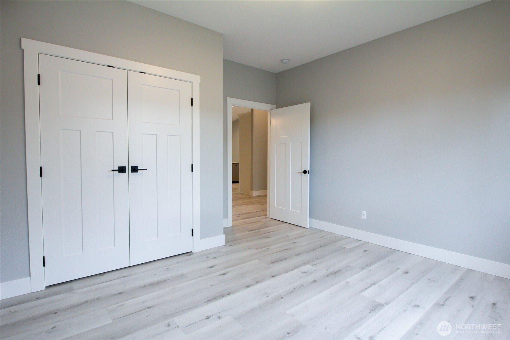 1037 Date Avenue , College Place, WA 99324