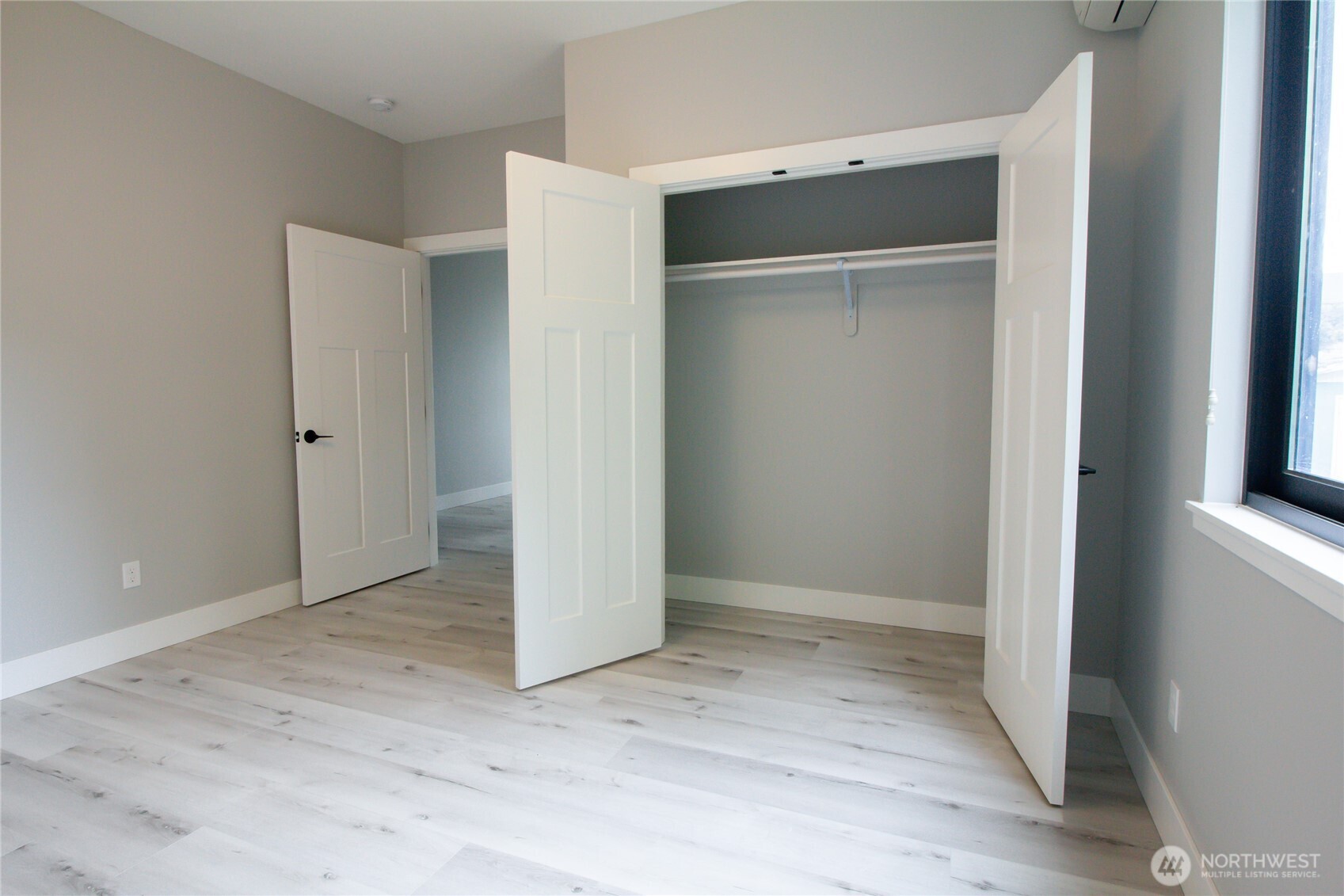 1037 Date Avenue , College Place, WA 99324