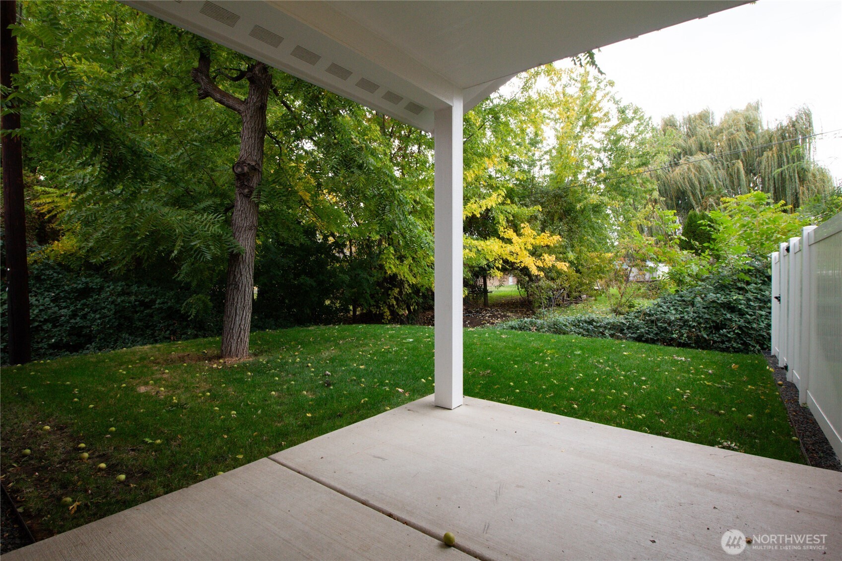 1037 Date Avenue , College Place, WA 99324