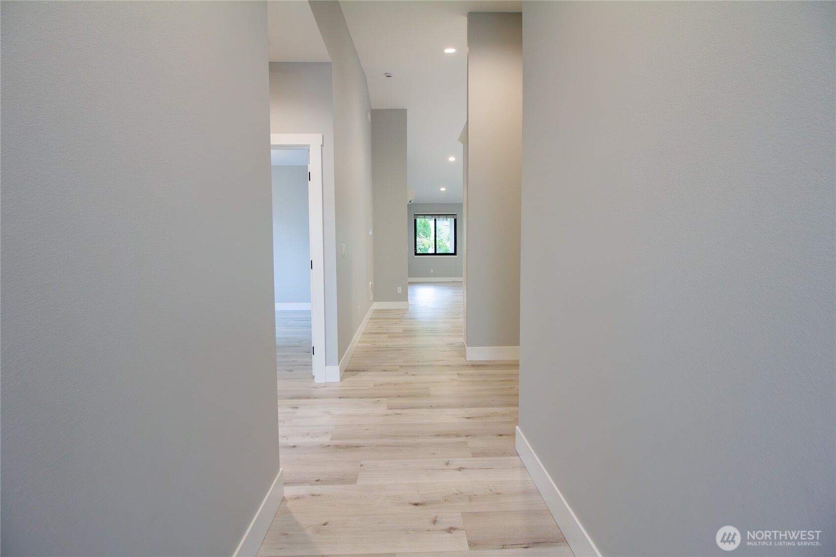 1037 Date Avenue , College Place, WA 99324