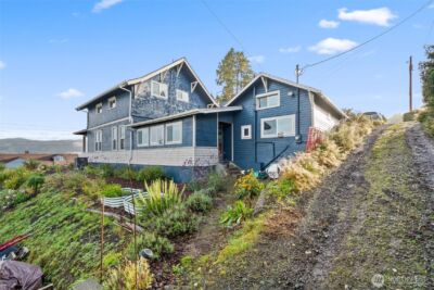 716 First Street W, South Bend, WA 98586 - Photo 2